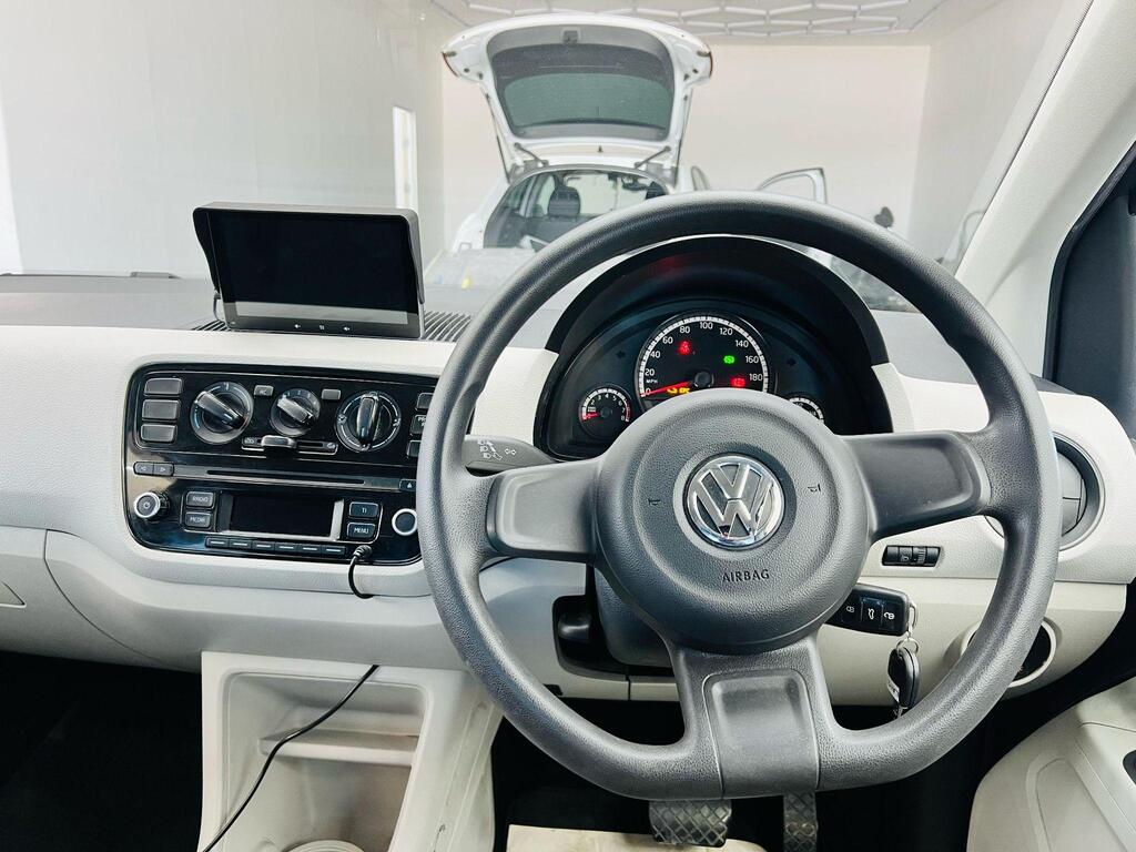 Volkswagen Up! - Image 10