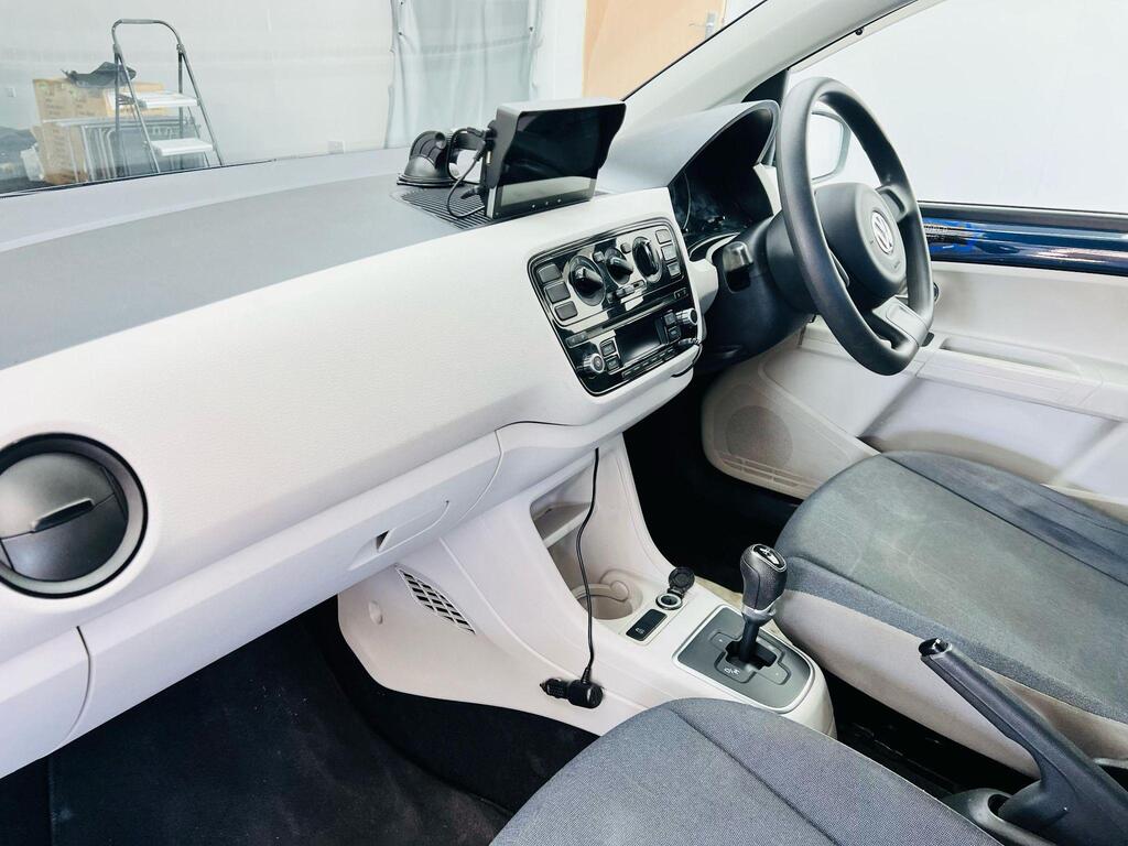 Volkswagen Up! - Image 13