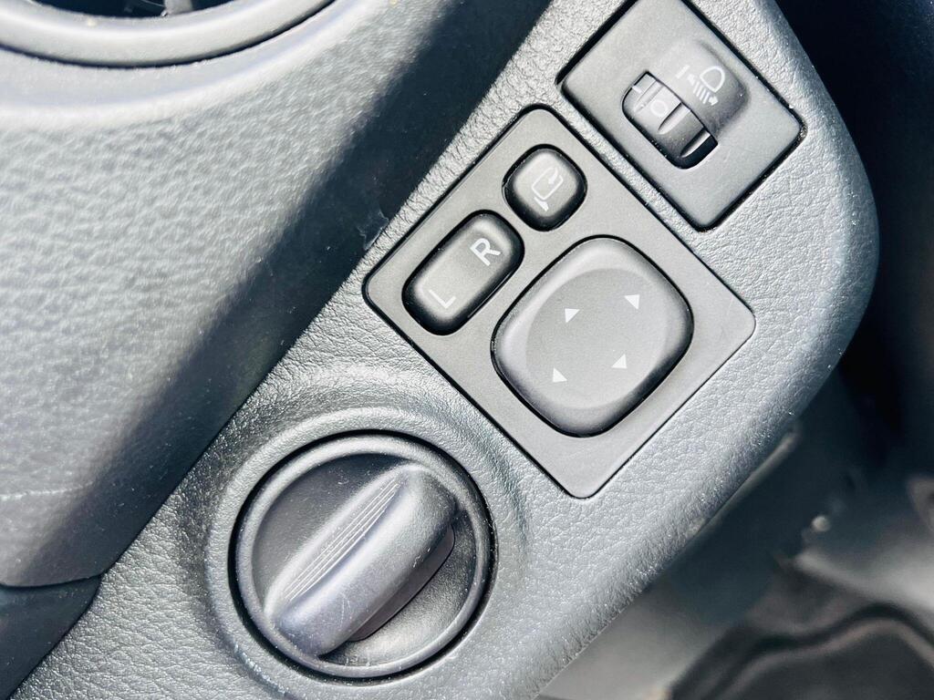 Toyota Yaris - Image 21