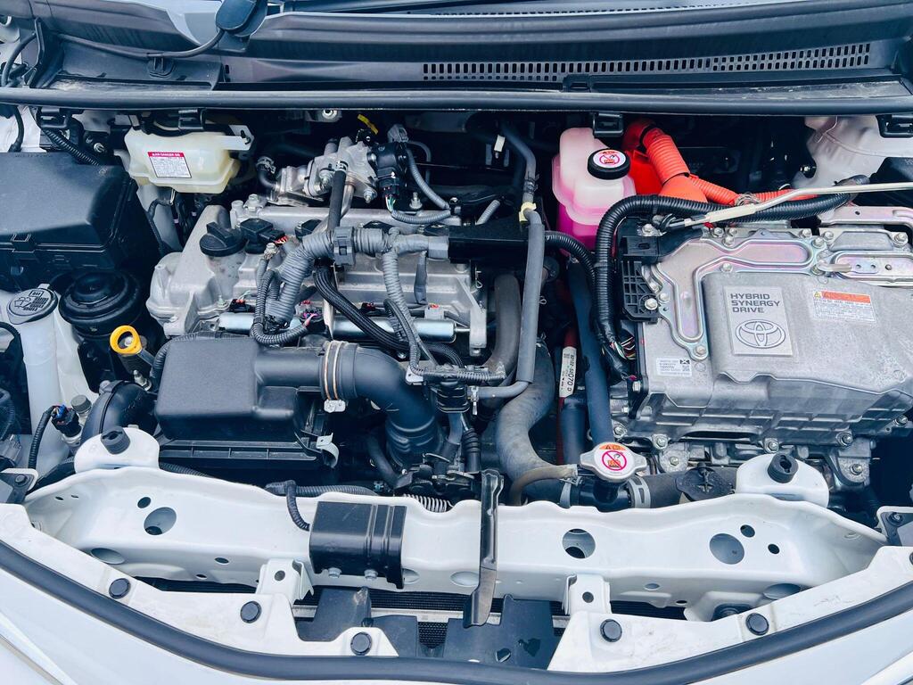 Toyota Yaris - Image 25