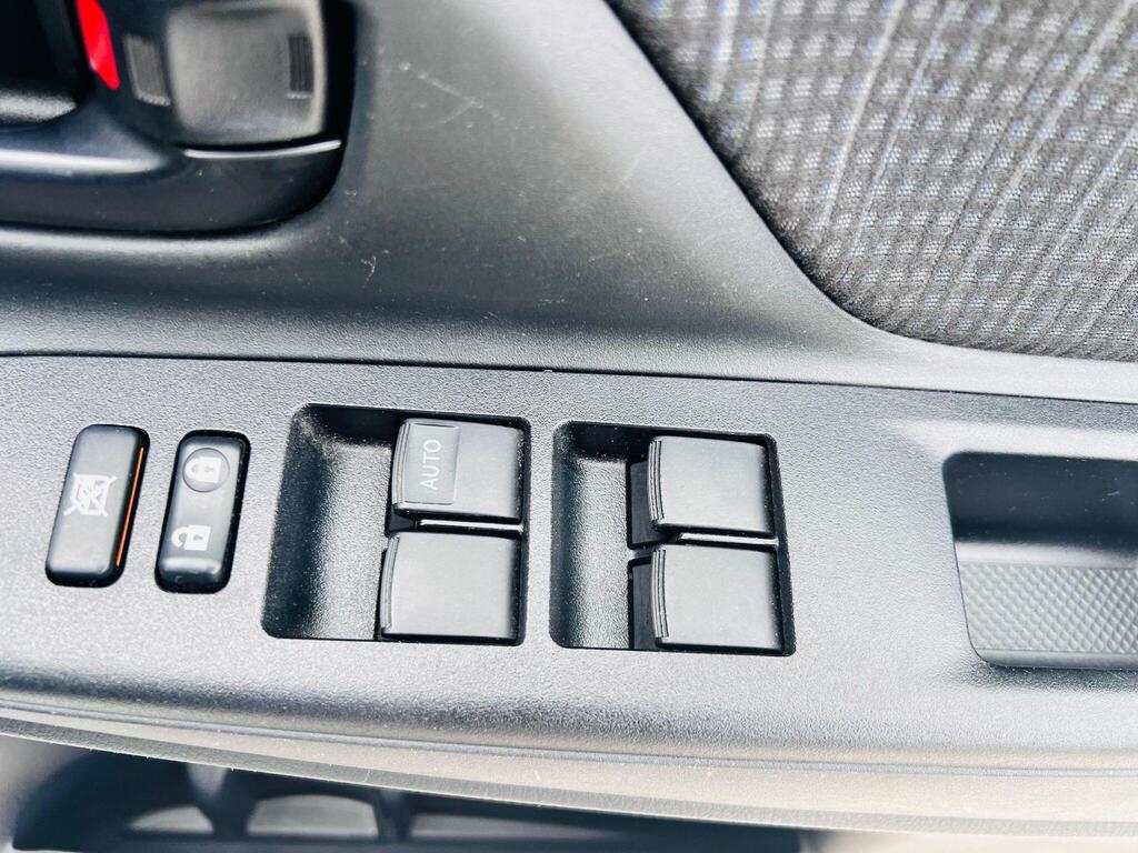 Toyota Yaris - Image 24