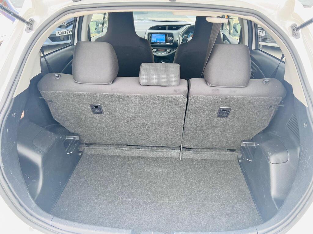 Toyota Yaris - Image 20