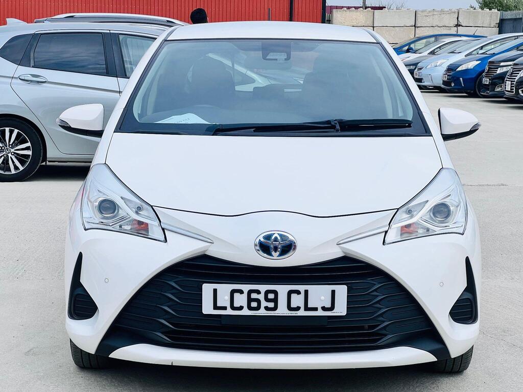 Toyota Yaris - Image 9