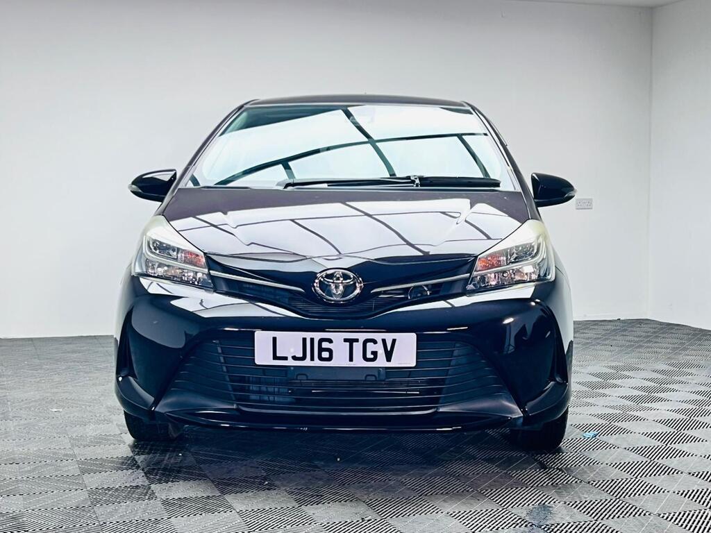 Toyota Yaris - Image 8