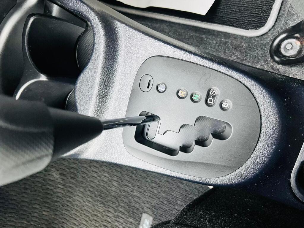 Toyota Yaris - Image 17