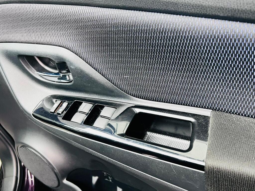 Toyota Yaris - Image 16