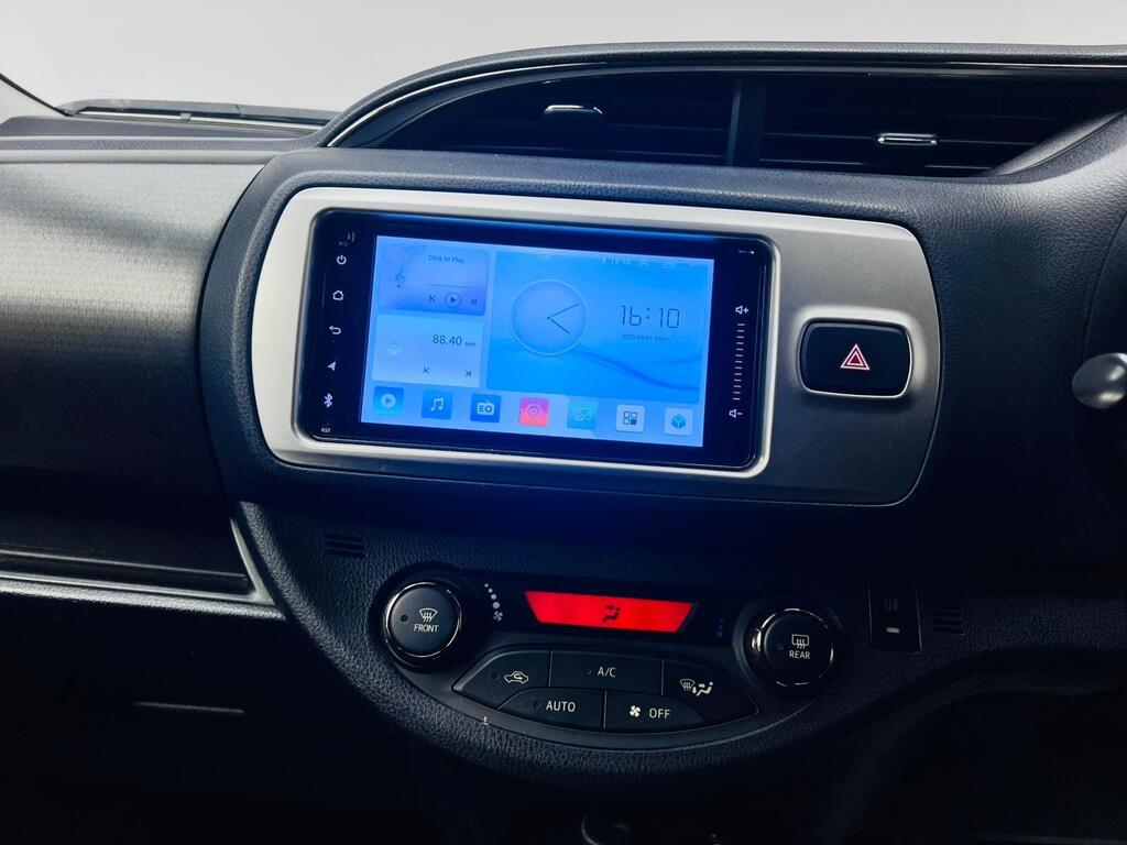 Toyota Yaris - Image 13