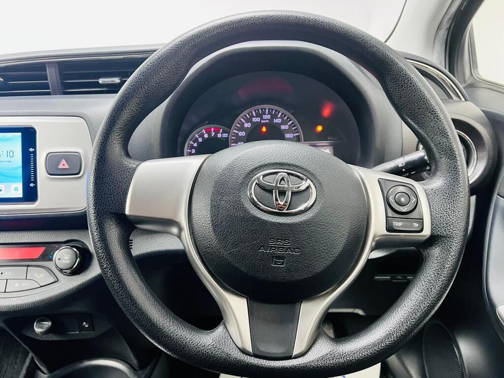 Toyota Yaris - Image 12