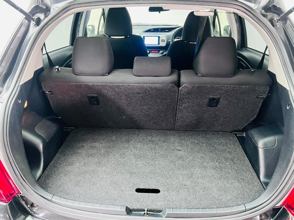 Toyota Yaris - Image 23