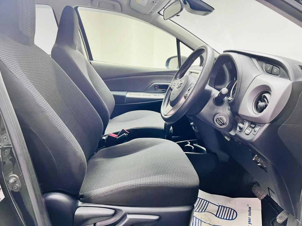 Toyota Yaris - Image 13