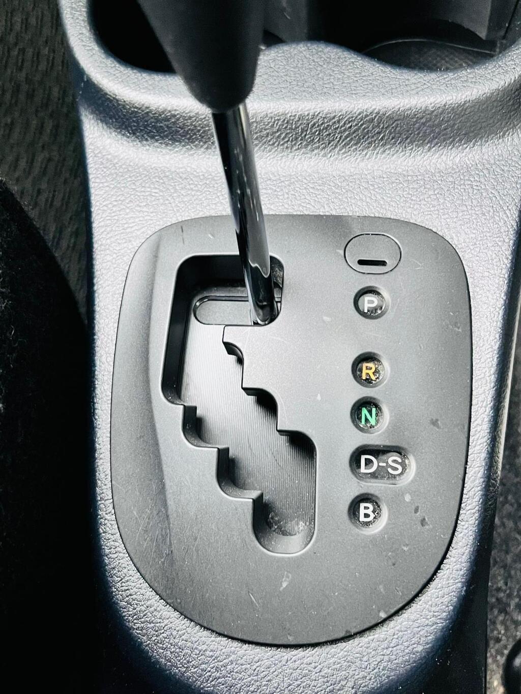 Toyota Yaris - Image 18