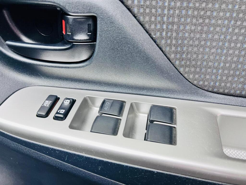 Toyota Yaris - Image 20