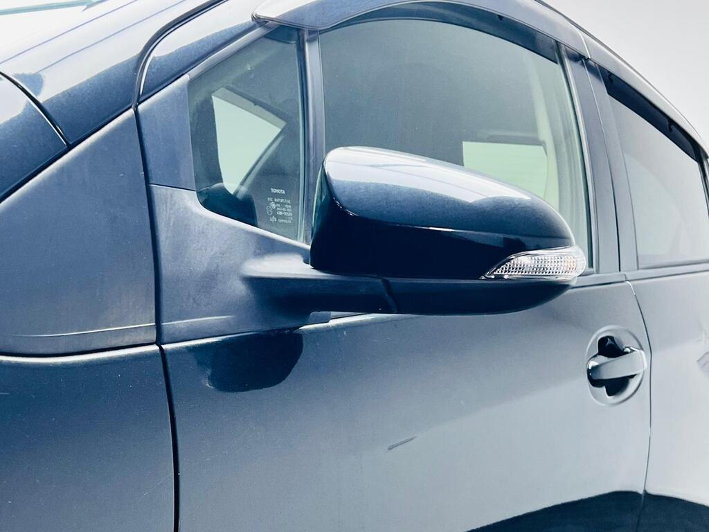 Toyota Yaris - Image 11