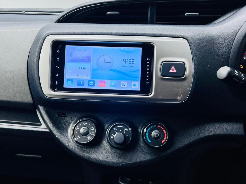 Toyota Yaris - Image 23