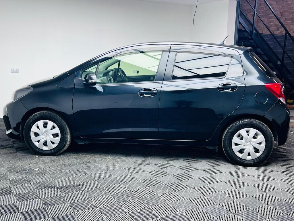 Toyota Yaris - Image 8