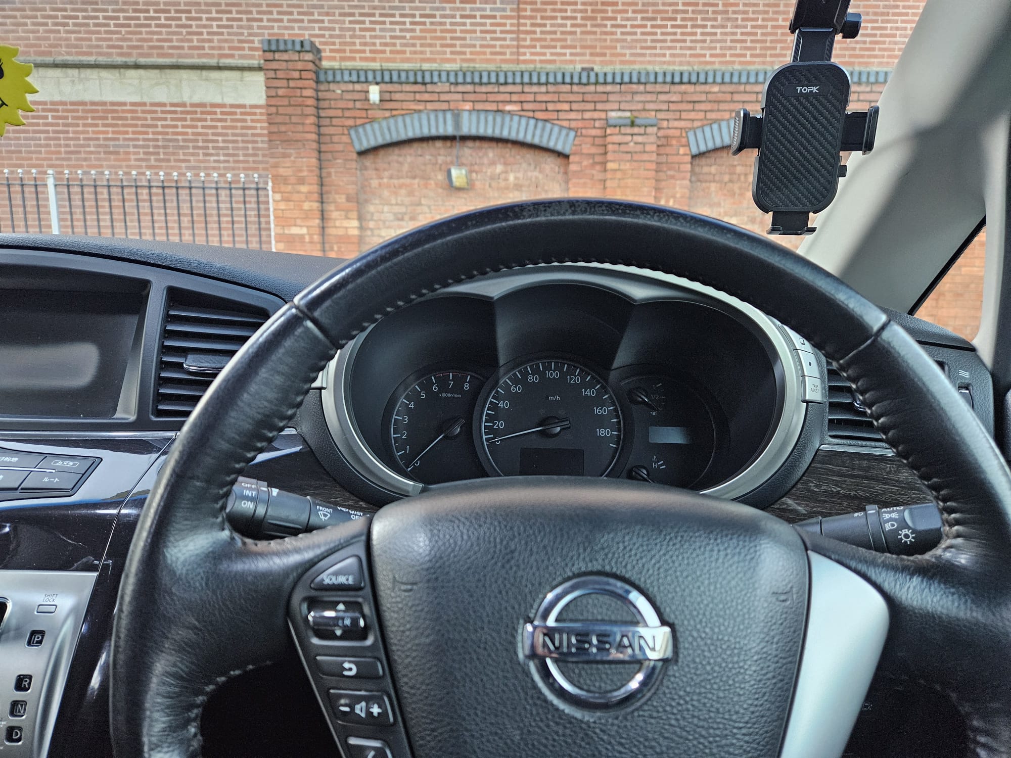 Nissan Elgrand - Image 19